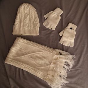Scarf, gloves & hat set ❄️